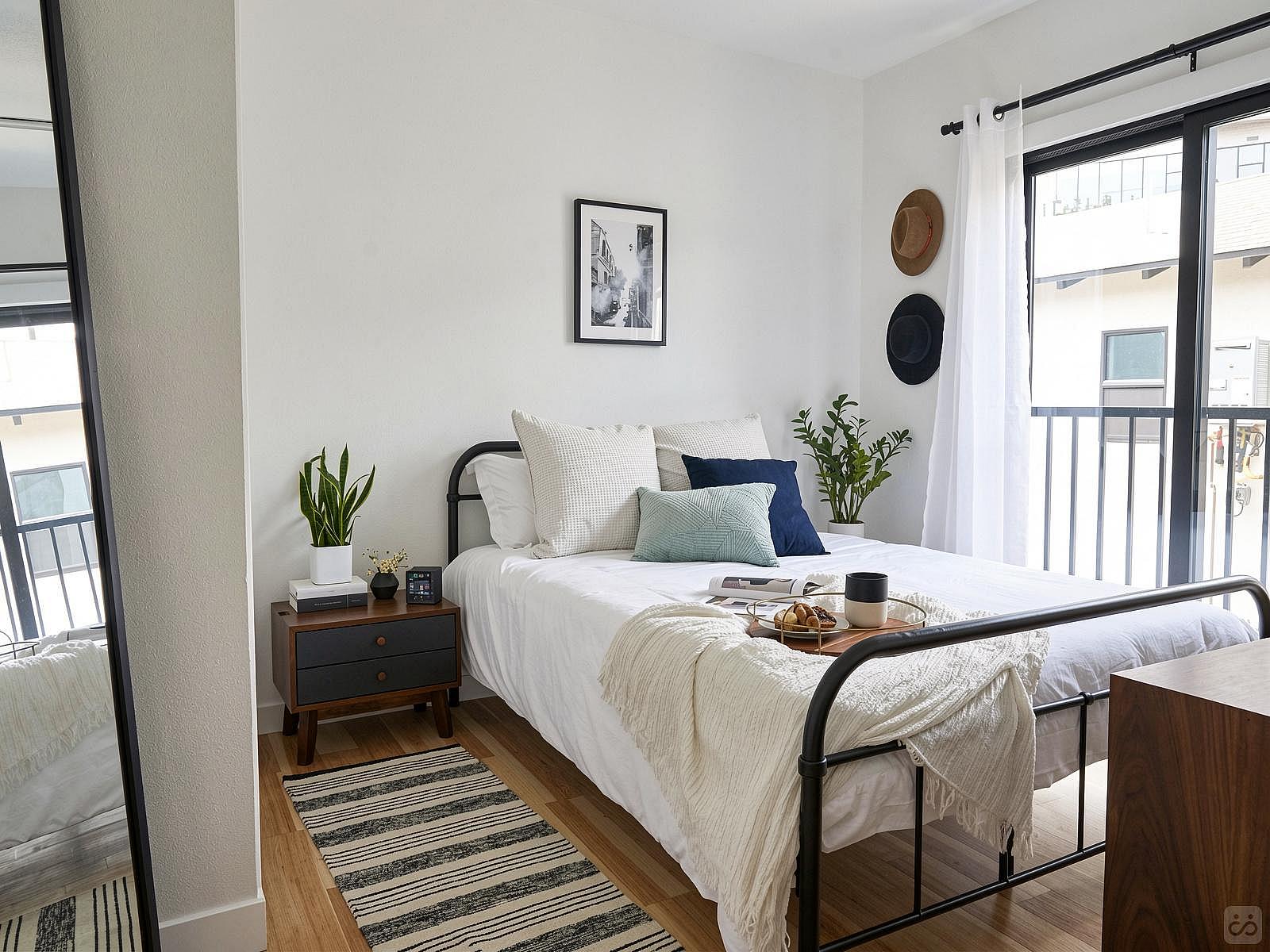 Bungalow I - Charming Bungalow Apartments in Echo Park/Downtown Home LA - Gallery - 3