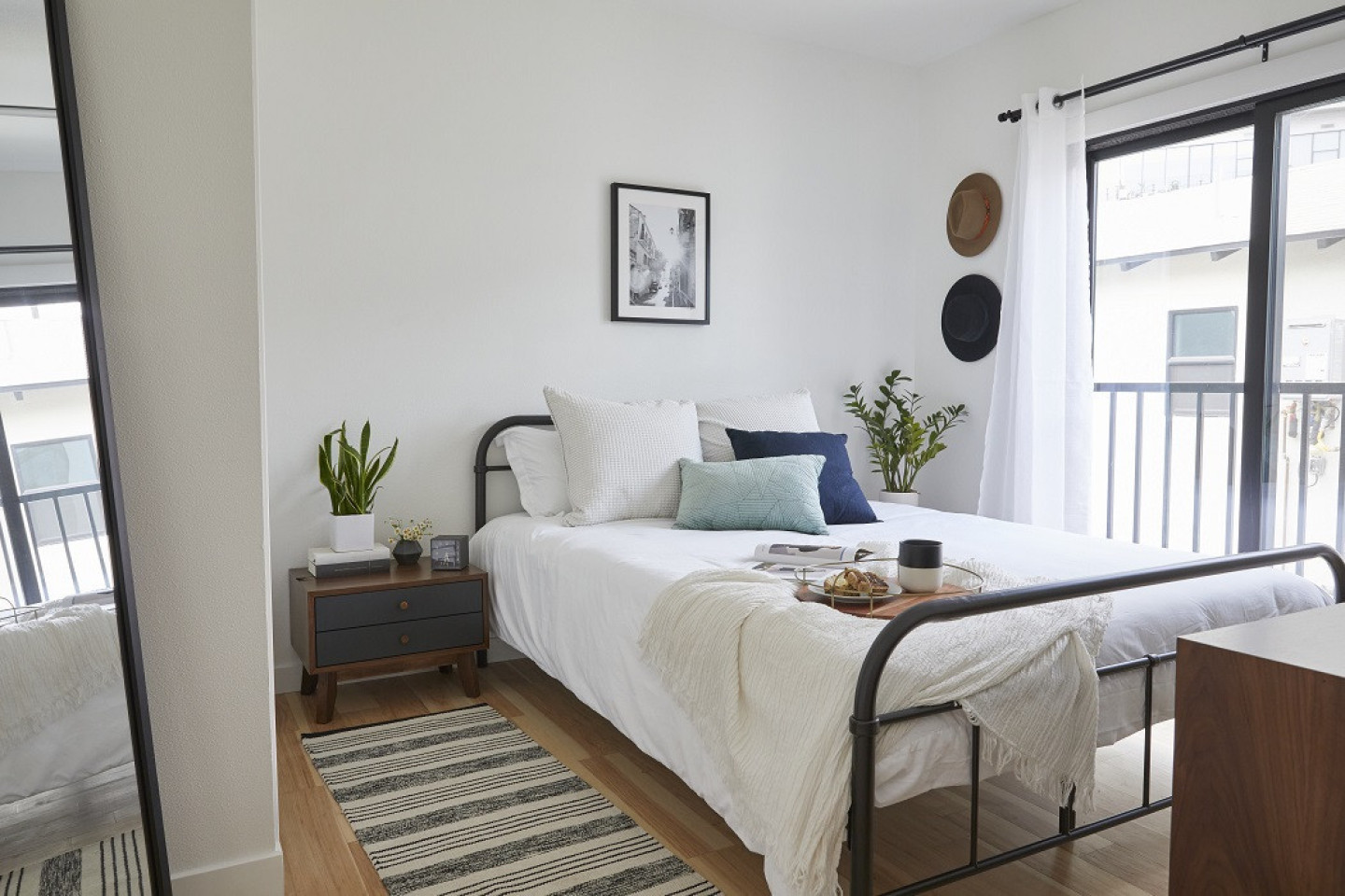 Bungalow I - Charming Bungalow Apartments in Echo Park/Downtown Home LA - Gallery - 15