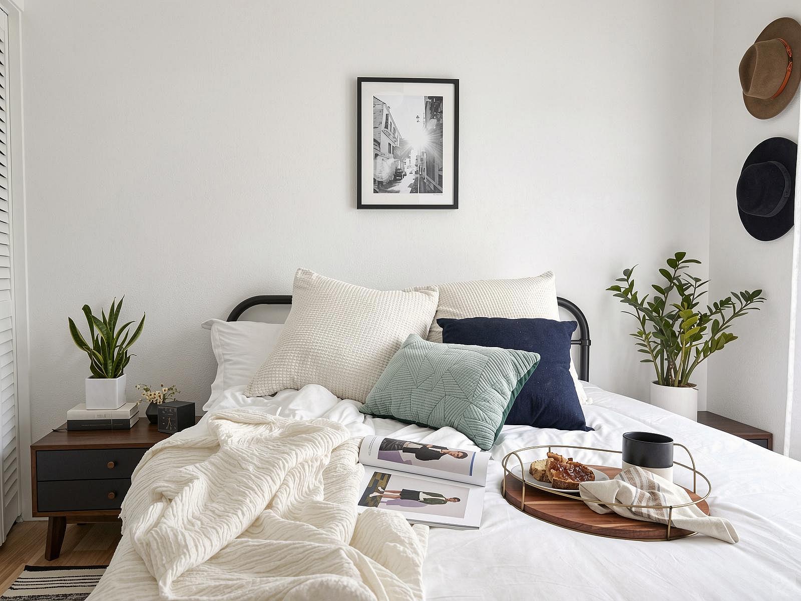 Bungalow I - Charming Bungalow Apartments in Echo Park/Downtown Home LA - Gallery - 1