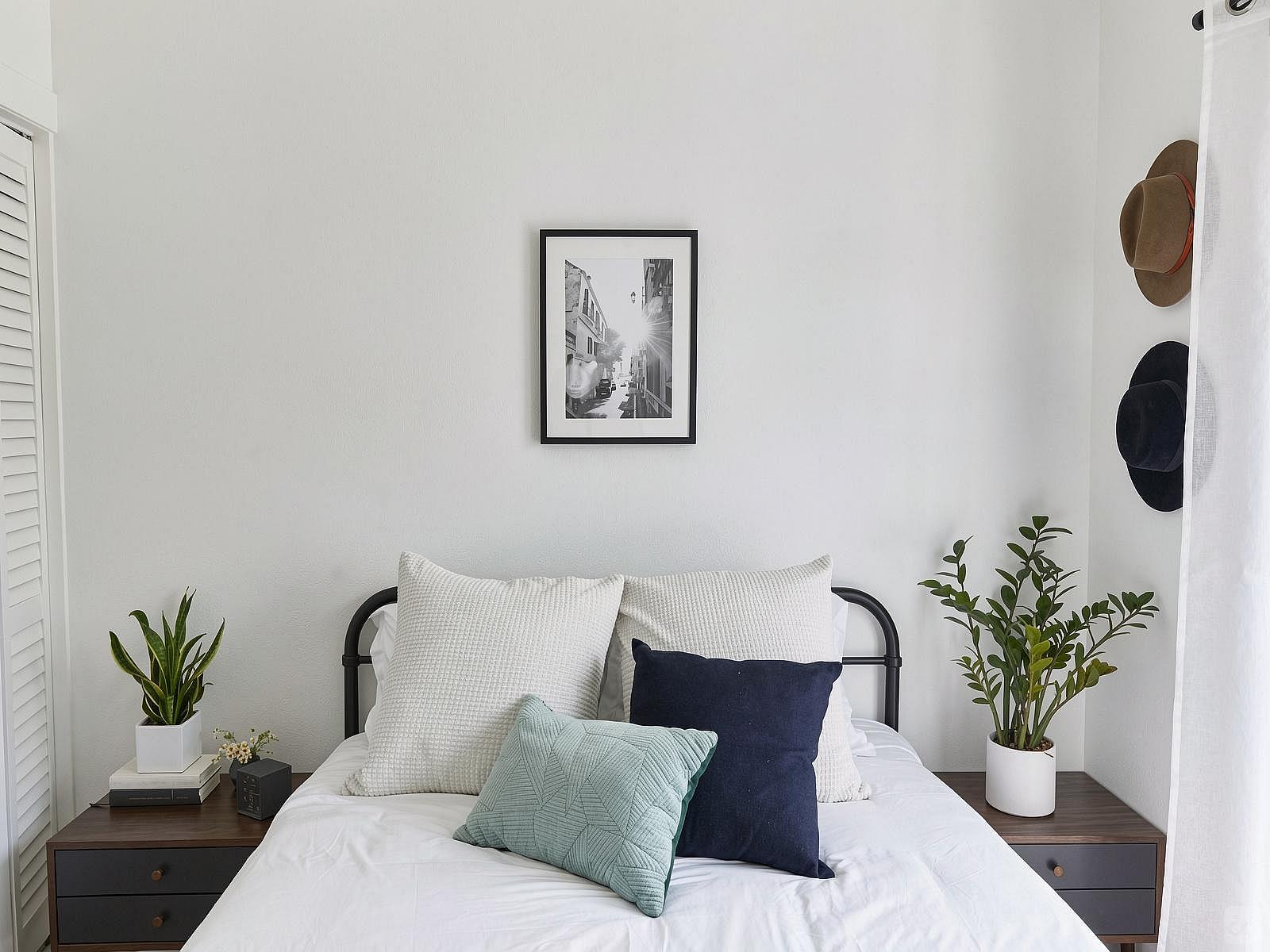 Bungalow I - Charming Bungalow Apartments in Echo Park/Downtown Home LA - Gallery - 2