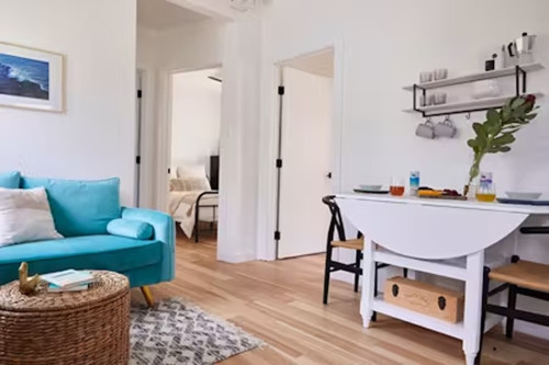 Stunning Beautiful Apt. w/ nice neighborhood nearby Everett Park