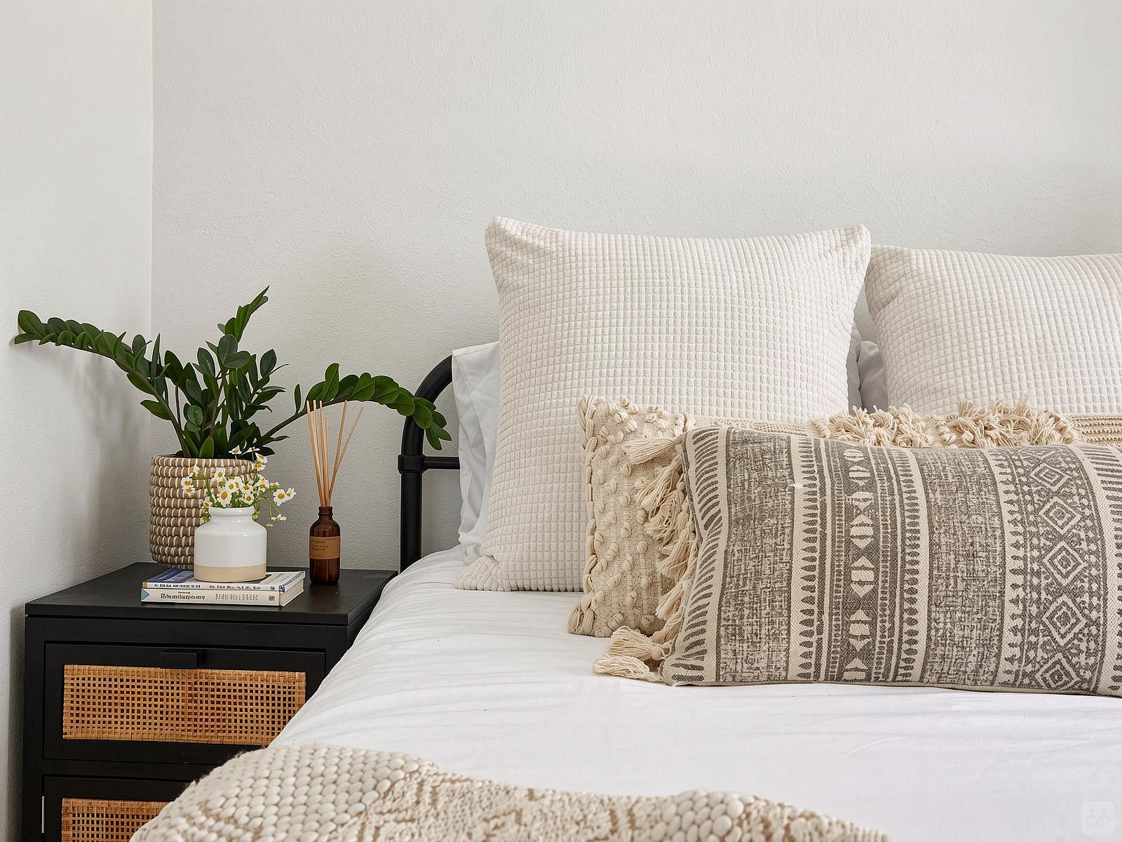  Bungalow I  -  Stunning Beautiful Apt. w/ nice neighborhood nearby Everett Park  - Gallery -  4