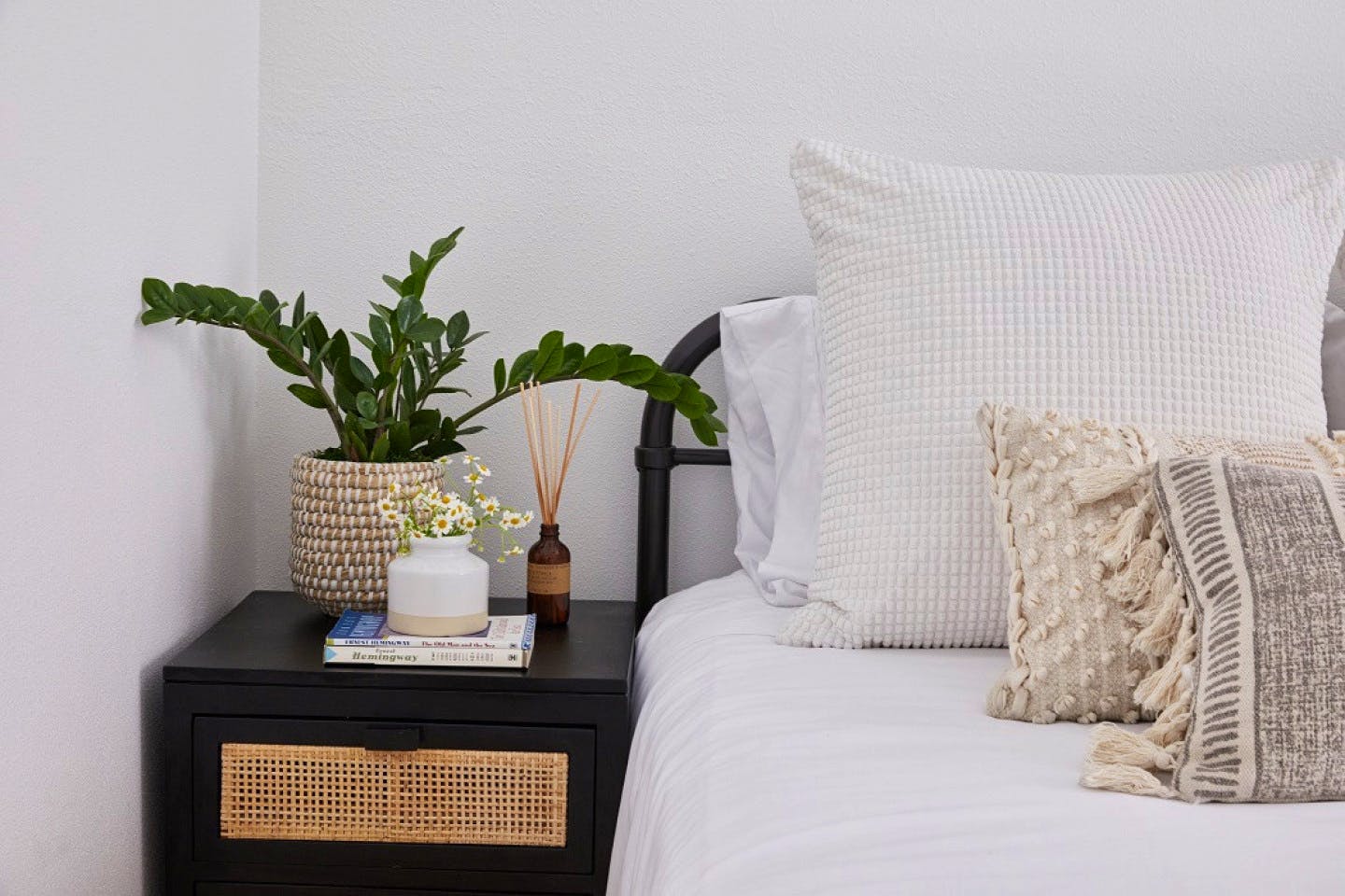  Bungalow I  -  Stunning Beautiful Apt. w/ nice neighborhood nearby Everett Park  - Gallery -  10