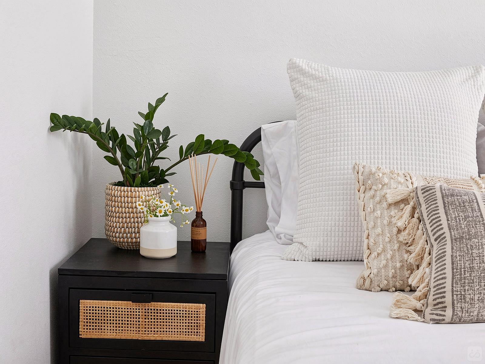  Bungalow I  -  Stunning Beautiful Apt. w/ nice neighborhood nearby Everett Park  - Gallery -  3