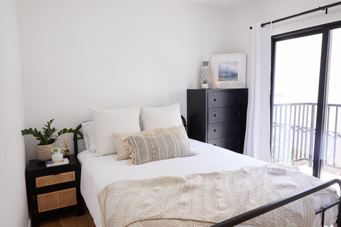 Bungalow I - Stunning Beautiful Apt. w/ nice neighborhood nearby Everett Park - Gallery - 15