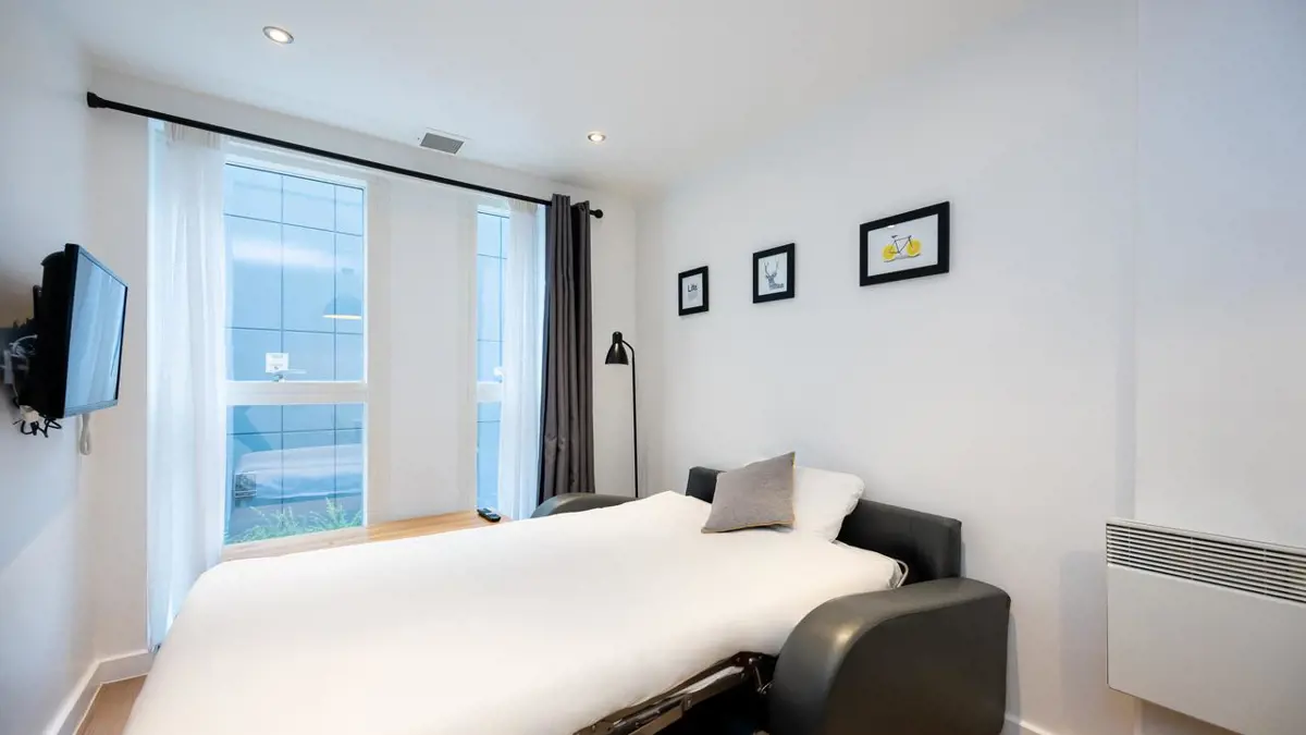 1 Bedroom Apartment (Sleeps 3) - 6