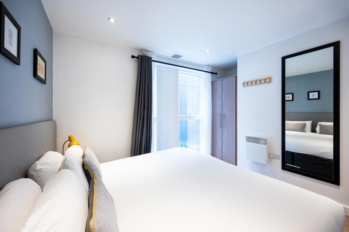 1 Bedroom Apartment (Sleeps 3) - 1