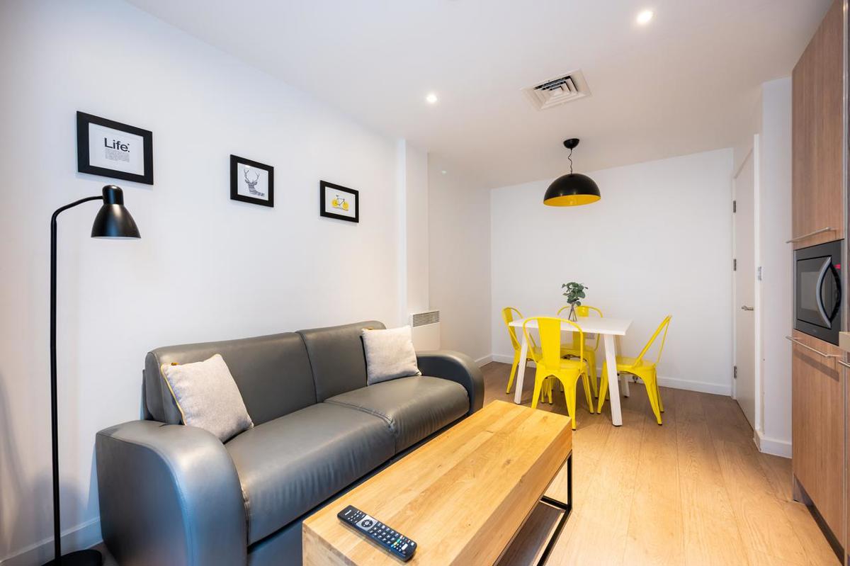 1 Bedroom Apartment (Sleeps 3) - 3