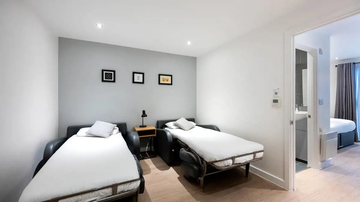 1 Bedroom Apartment (Sleeps 4) - 2