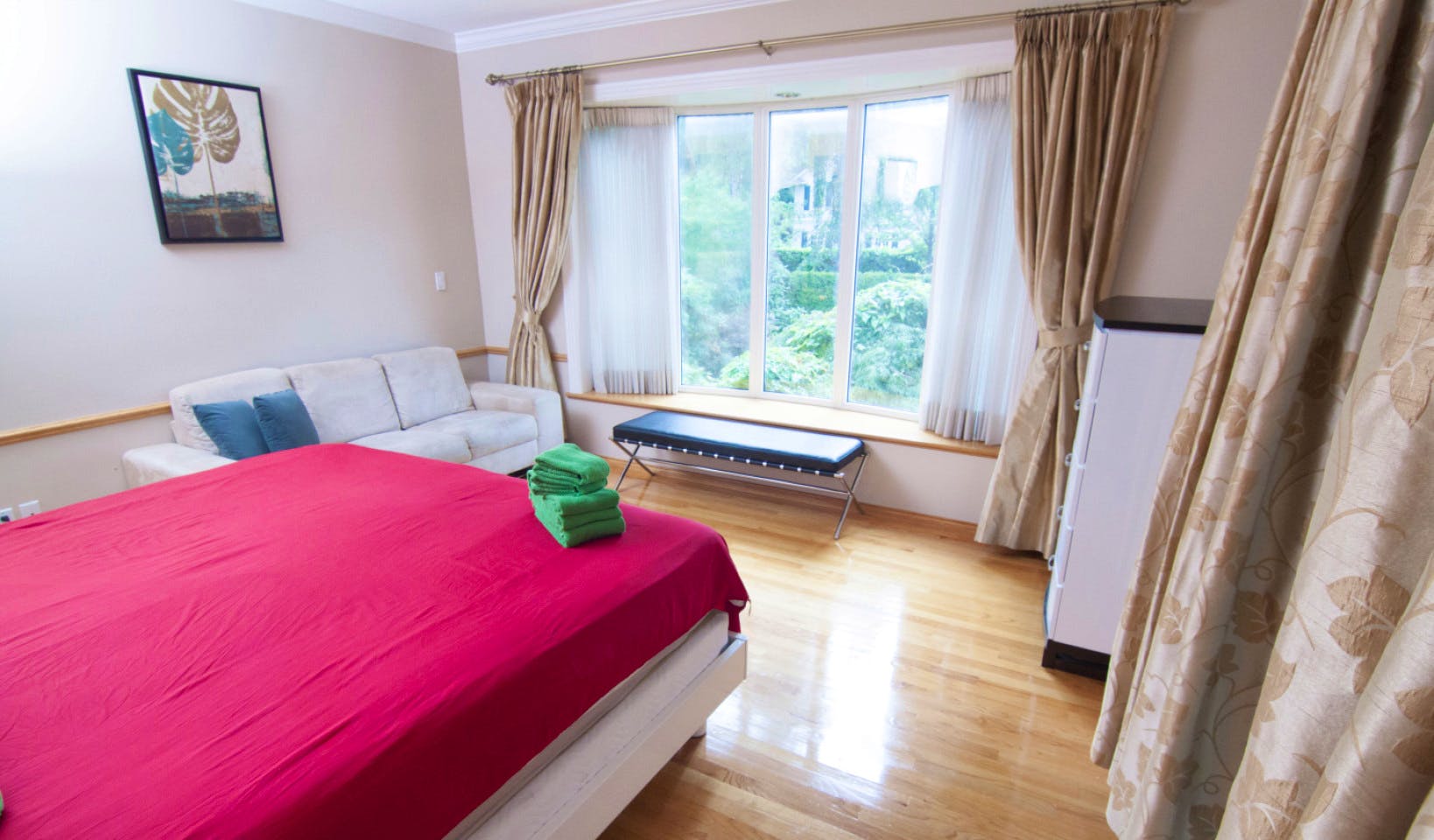  Beautiful Private Room Shared Bath ✨  -  Spacious Vibrant House w/ Backyard near Montgomery Park  - Gallery -  3