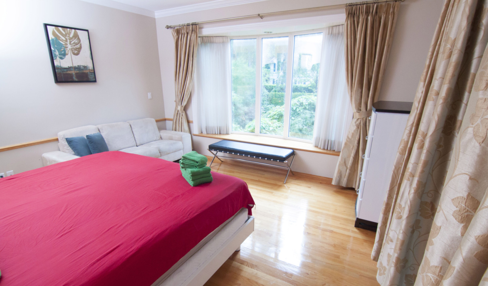  Beautiful Private Room Shared Bath ✨  -  Spacious Vibrant House w/ Backyard near Montgomery Park  - Gallery -  8