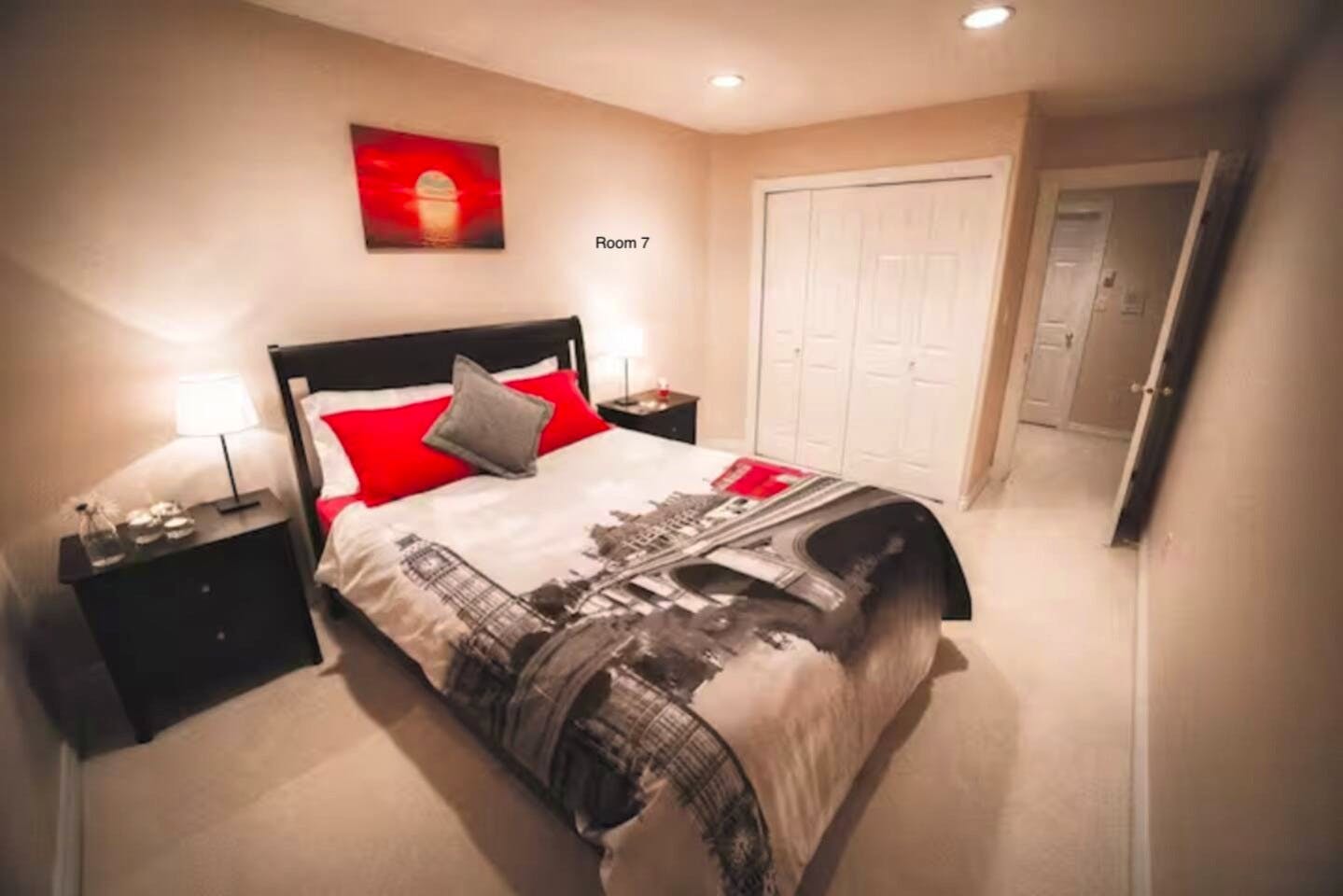  Cosy Budget Friendly Private Room ✨  -  Spacious Vibrant House w/ Backyard near Montgomery Park  - Gallery -  1