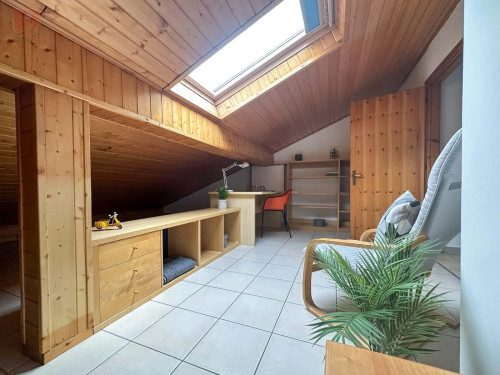 Room in Via Pomeranos, Trento for 145 m² with 6 bedrooms