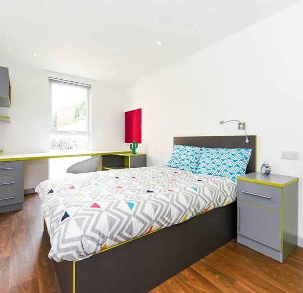 En-Suite Gold - The Boulevard Roost - Gallery - 15