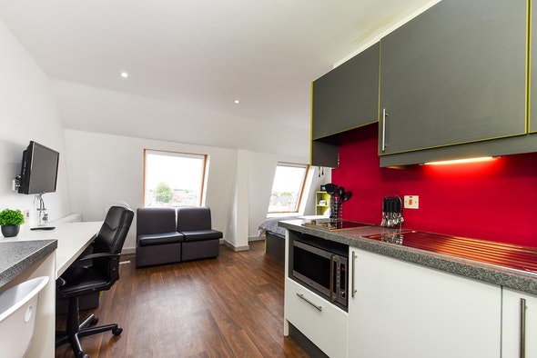 Studio Silver - The Boulevard Roost - Gallery - 3