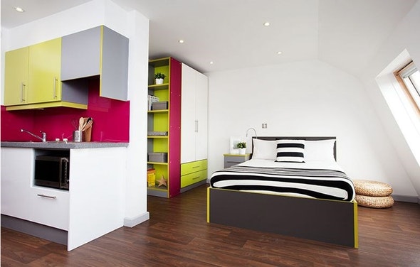  Studio Silver  -  The Boulevard Roost  - Gallery -  1