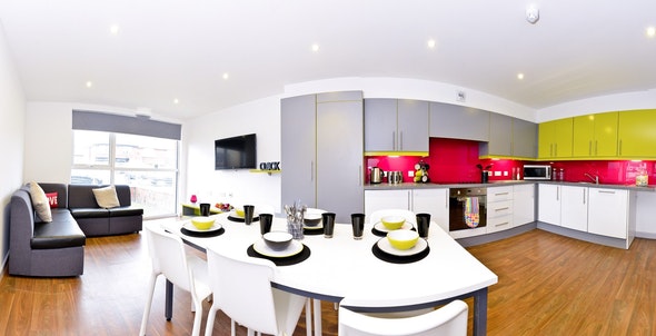 En-Suite Silver - The Boulevard Roost - Gallery - 6