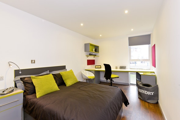 En-Suite Silver - The Boulevard Roost - Gallery - 7