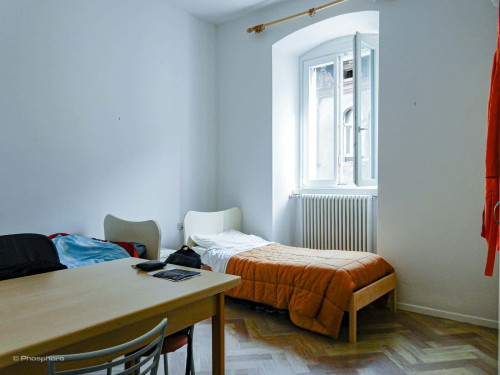 Room in Largo Giosuè Carducci, Trento for 118 m² with 3 bedrooms