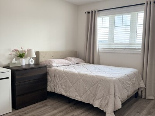 Room for Student. Female Only 