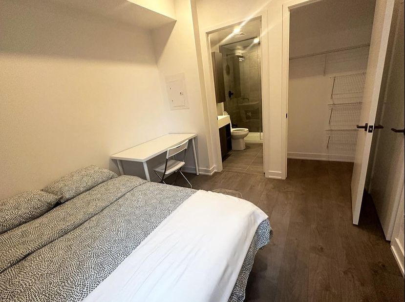 Peter St Master Bedroom With Private Bathroom