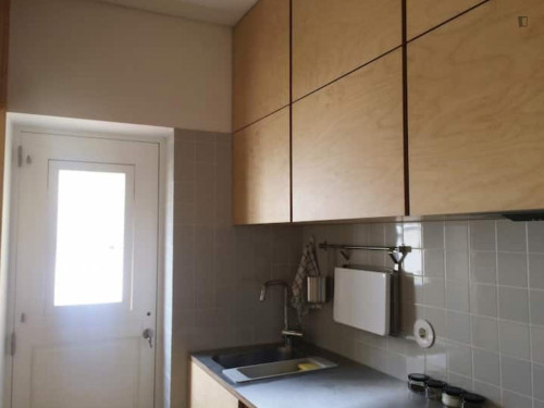 Welcoming 2 Bedroom Apartment close to Botanical Garden of the University of Coimbra - Gallery - 23