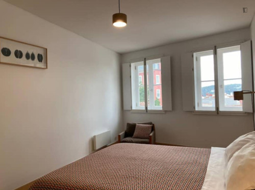 Irresistible 1 Bedroom Apartment close to Coimbra Train Sation - Gallery - 23