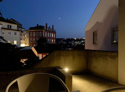 Irresistible 1 Bedroom Apartment close to Coimbra Train Sation - Gallery - 12