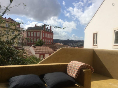Irresistible 1 Bedroom Apartment close to Coimbra Train Sation - Gallery - 6