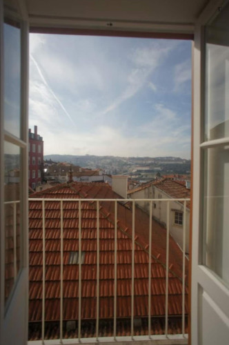 Irresistible 1 Bedroom Apartment close to Coimbra Train Sation - Gallery - 21