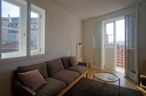 Irresistible 1 Bedroom Apartment close to Coimbra Train Sation - Gallery - 22