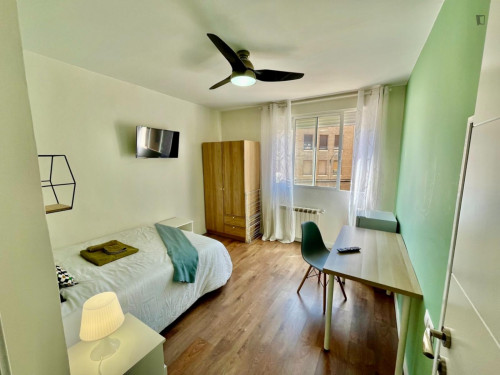 Inviting double bedroom in Parque de Roma