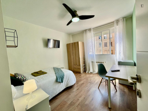 Inviting double bedroom in Parque de Roma