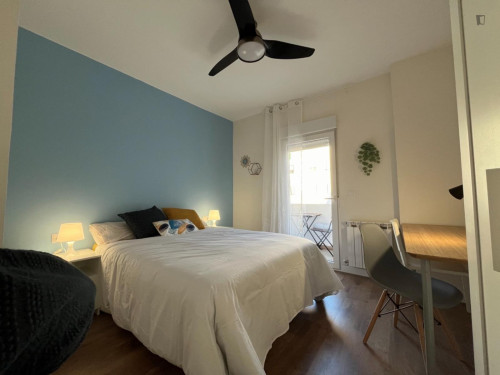 Lovely double bedroom in Parque de Roma
