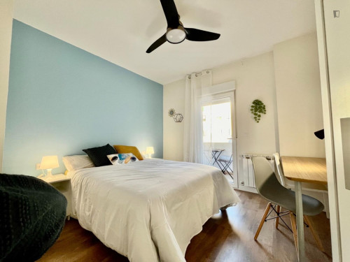 Lovely double bedroom in Parque de Roma