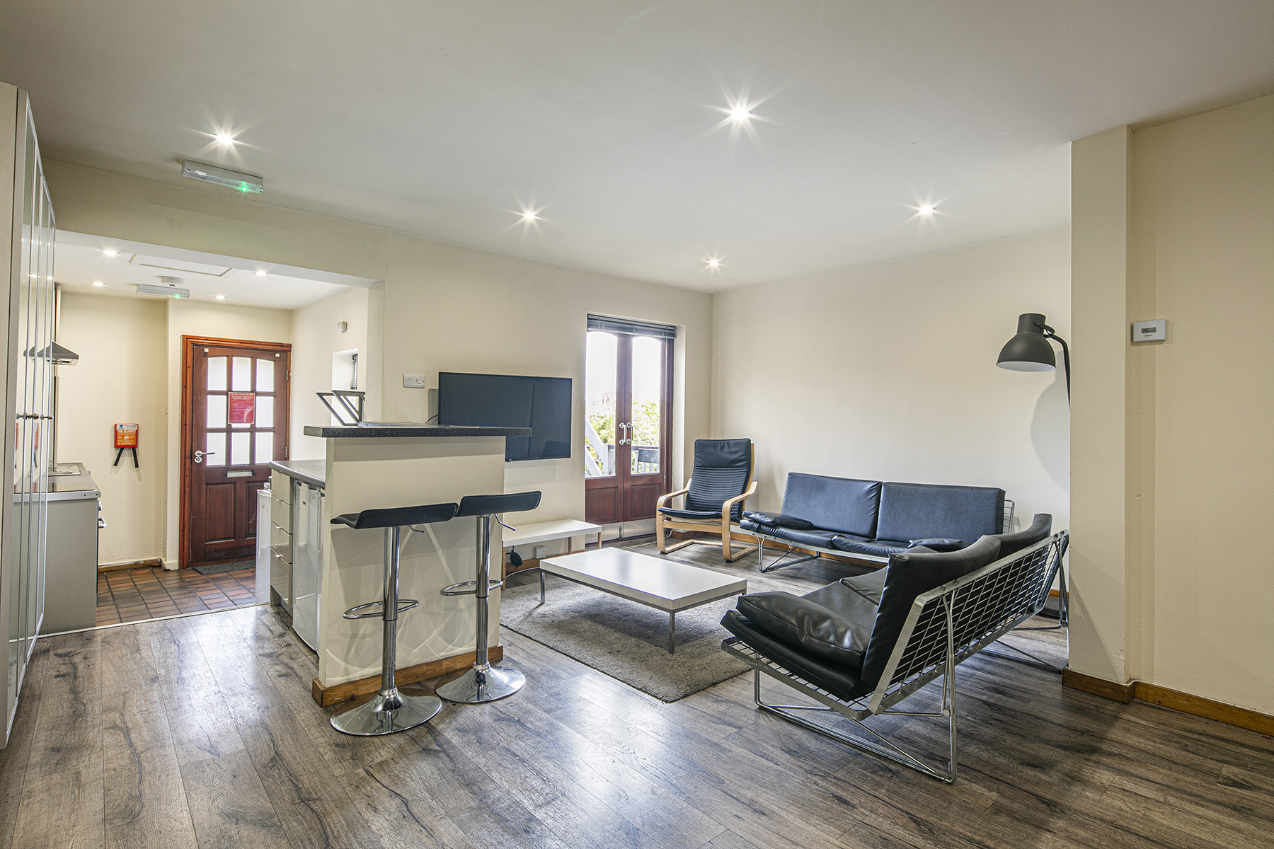  5 Bedroom House  -  Cemetery Road  - Gallery -  3