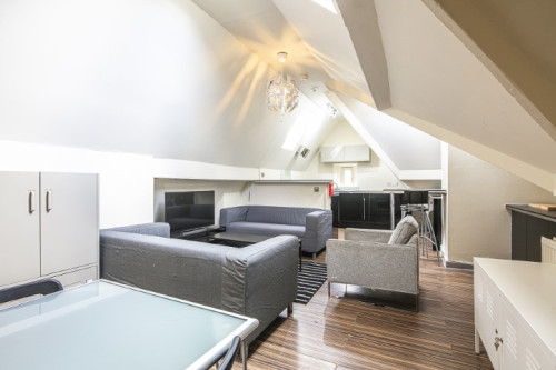  7 Bedroom  -  Fairfield House  - Gallery -  1