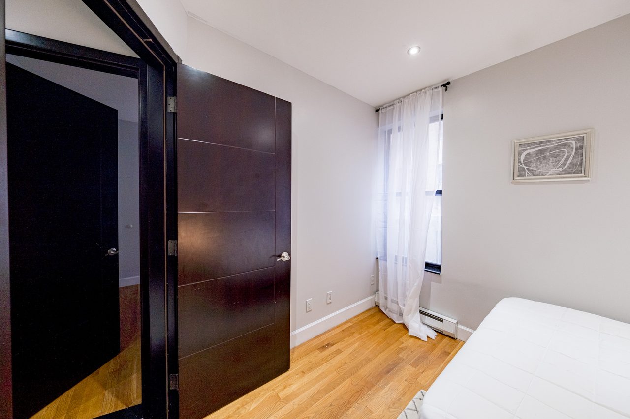 #1831: Central Harlem - Full Bedroom A - 7
