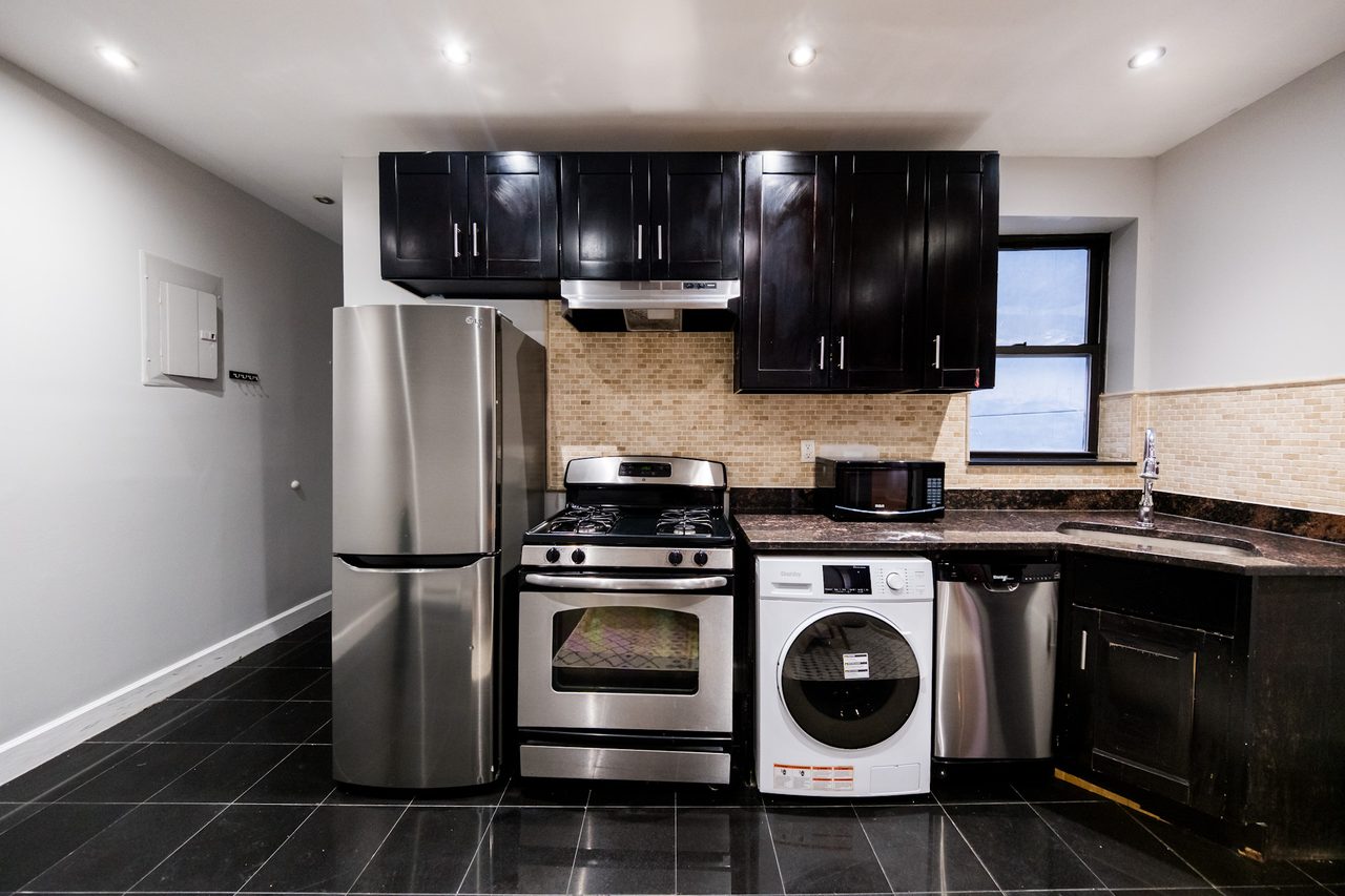  #1831: Central Harlem - Full Bedroom B  -  #1831: Central Harlem  - Gallery -  4