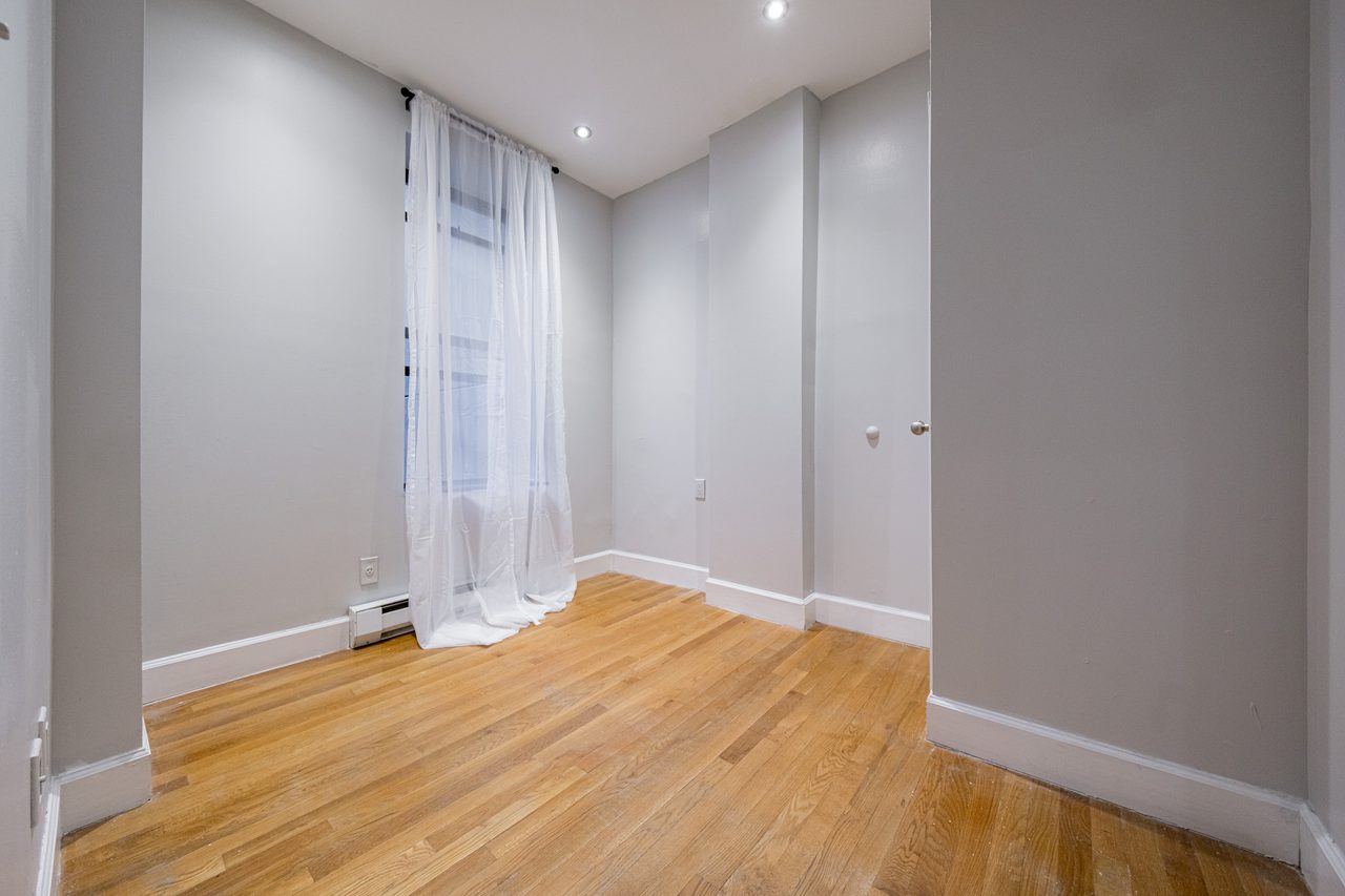 #1831: Central Harlem - Full Bedroom C - 7