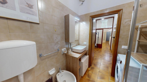 Cozy Single Bedroom in a 3-Bedroom in Bologna - Gallery - 6