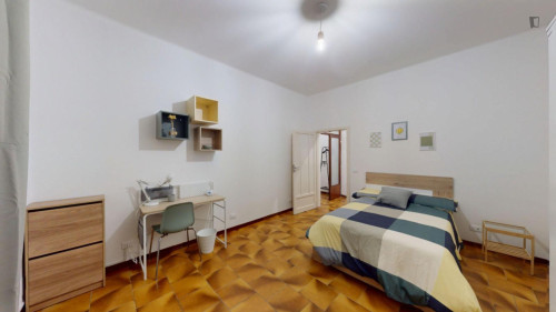 Welcoming Single Bedroom in a 3-Bedroom Apartment in Bologna