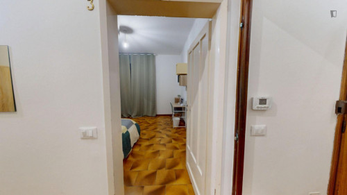Welcoming Single Bedroom in a 3-Bedroom Apartment in Bologna - Gallery - 8