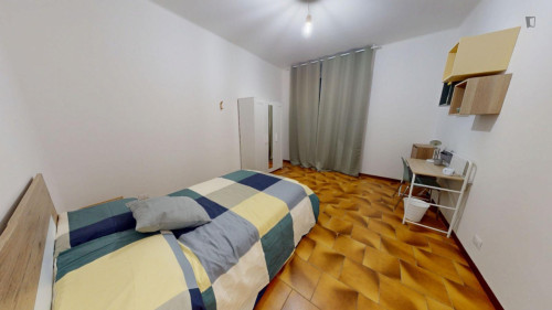 Welcoming Single Bedroom in a 3-Bedroom Apartment in Bologna - Gallery - 6