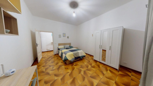 Welcoming Single Bedroom in a 3-Bedroom Apartment in Bologna