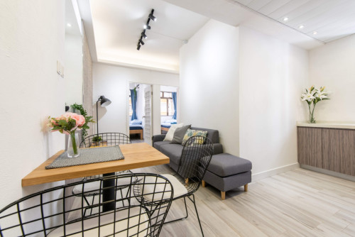 Comfortable Coliving Rooms with Modern Amenities in Hong Kong
