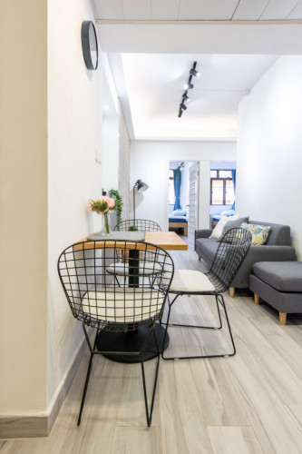 Comfortable Coliving Rooms with Modern Amenities in Hong Kong