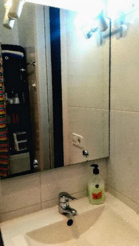 Single bedroom in a 2-bedroom apartment near Glòries metro station - Gallery - 11