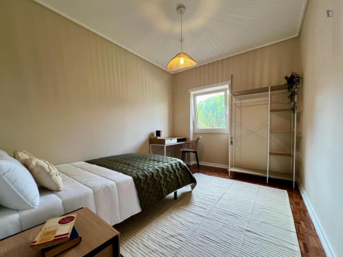 Inviting Double Bedroom close to Faculty of Medicine, University of Coimbra