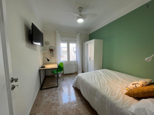 Bright single bedroom close to the University of Zaragoza